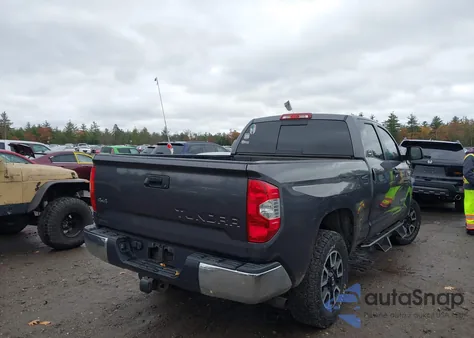 2017 Toyota Tundra Sr5 5.7L V8 z USA, uszkodzony, nr VIN 5TFUY5F14HX645289